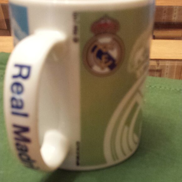 REAL MADRID FC Authentic Mug - Picture 2 of 8